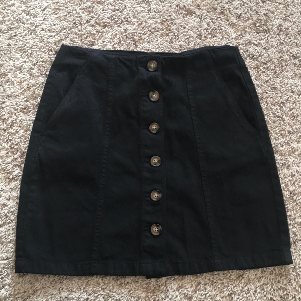Brand new Cotton On black skirt with pockets!